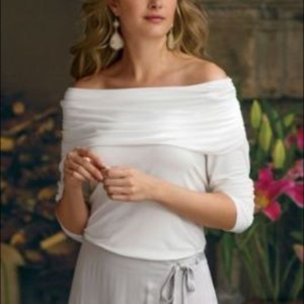 ✔️Soft Surroundings Off the Shoulder Cream Top XS